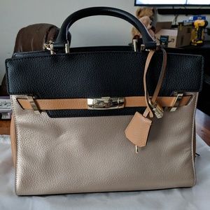 🛍️Authentic Never Used Calvin Klein Purse🛍️